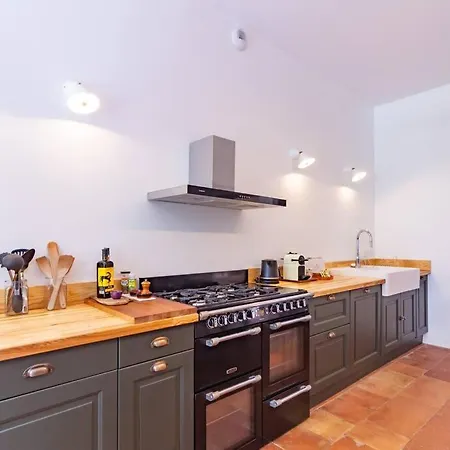 בית נופש Demeure Bajou - Piscine Privee - Parc Arbore