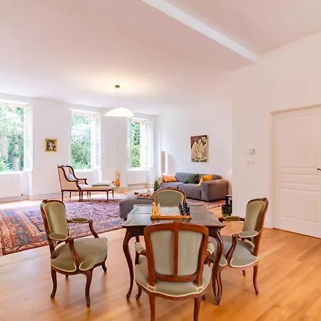 Demeure Bajou - Piscine Privee - Parc Arbore בית נופש